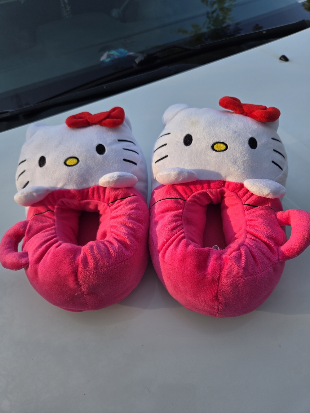 Hello Kitty Pink Plush Kids One-Piece Slippers